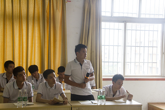 與校友面對面交流,大家都聊得非常開心