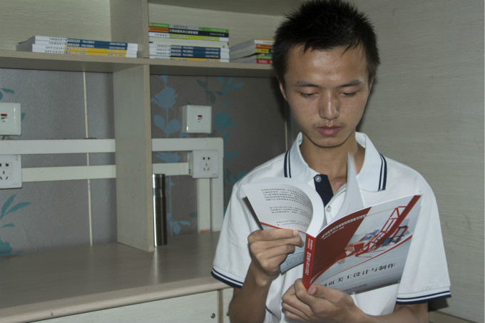 讓兄妹倆學(xué)門(mén)技術(shù),是父親給他們最好的愛(ài)