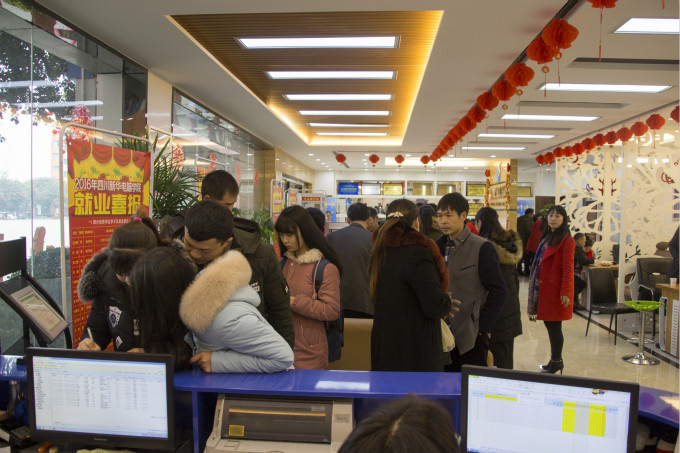新年新氣象,新生報(bào)名場(chǎng)面火爆