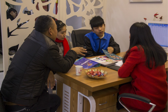 新年新氣象,新生報(bào)名場(chǎng)面火爆