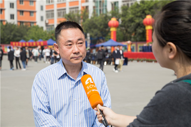 IT人才供需洽談會(huì):100多家企業(yè),“職”為新華