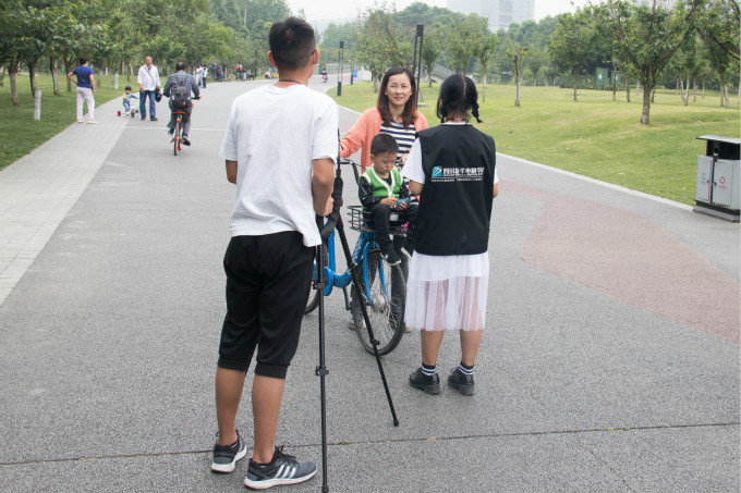 在母親節(jié)來臨之際，他們有些話想對母親說