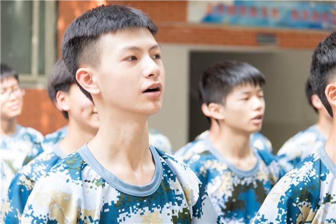 歌聲嘹亮,唱響17級秋季第一批新生軍訓