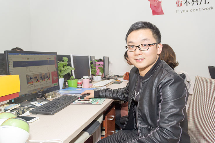 青春在奮斗中閃光 杰出校友就業雙十一回訪