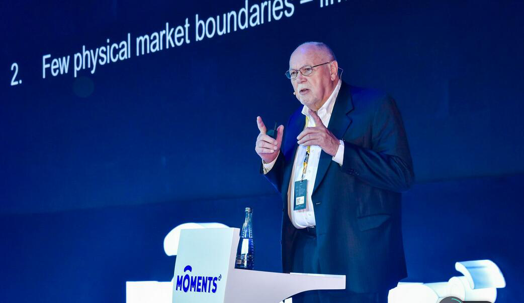 百度Moments營銷盛典揭秘，新華教育集團榮登品牌數(shù)字資產榜首