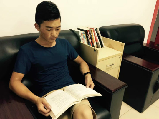 他用前半生讀懂了我,我用后半生贈你們歲月靜好