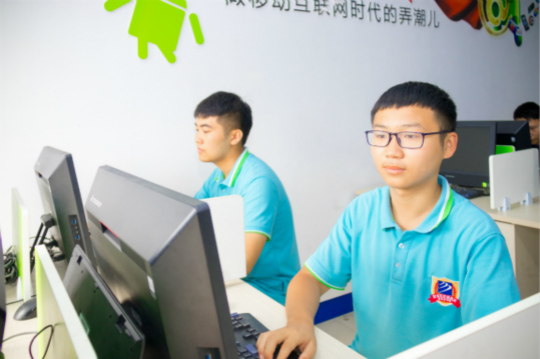 【新生故事】人生只有兩季:奮斗是旺季,懈怠是淡季