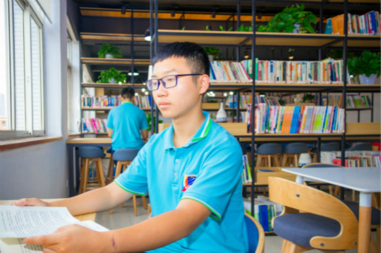 【新生故事】人生只有兩季:奮斗是旺季,懈怠是淡季