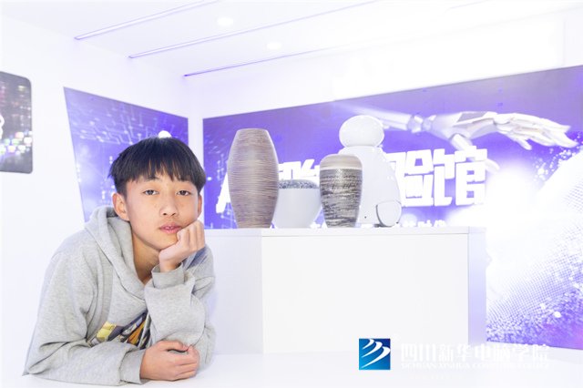 看臉時代的零零后,如何擺脫枷鎖、負重前行