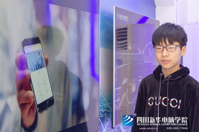 看臉時代的零零后,如何擺脫枷鎖、負重前行