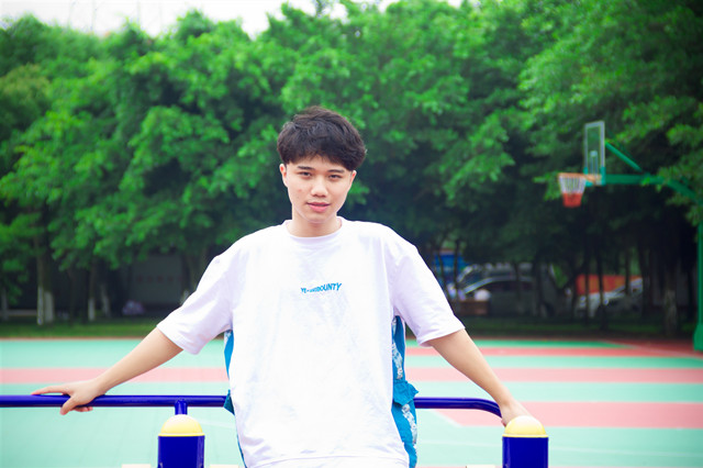 選擇一所好學(xué)校,選擇一個好未來!