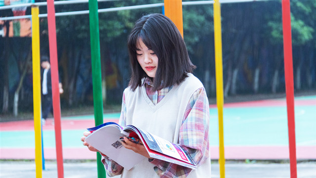 初中畢業來新華,勇敢追逐設計夢