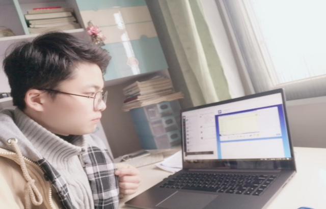 居家學(xué)習(xí)嚴(yán)要求，自律使我更自由