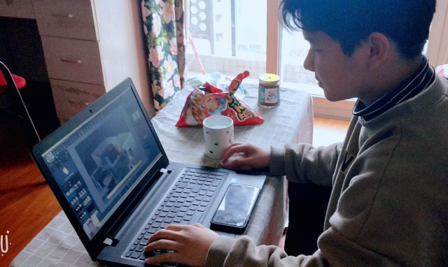 同學，你認真學習的樣子真好看！