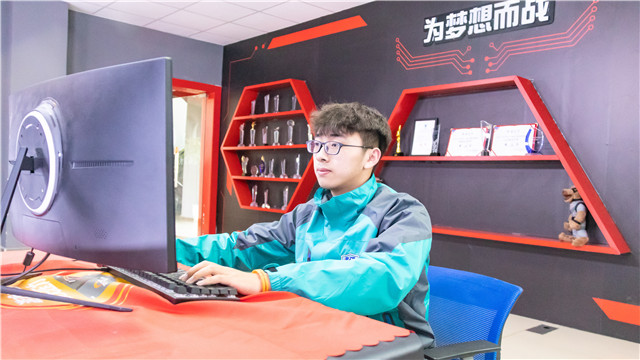 追夢(mèng)不止，少年的你有無(wú)限可能