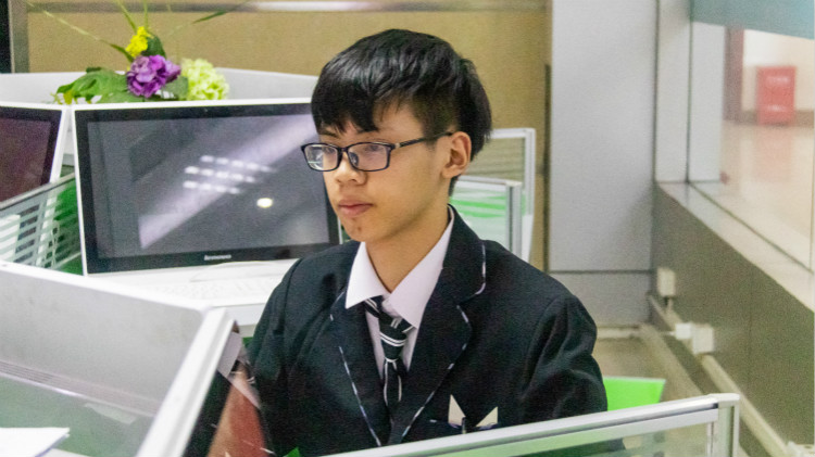 心中有火，眼中有光，新華圓夢少年！