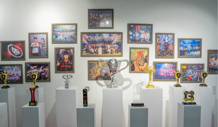 從新華到國內頂級俱樂部,一個電競學子的成功!