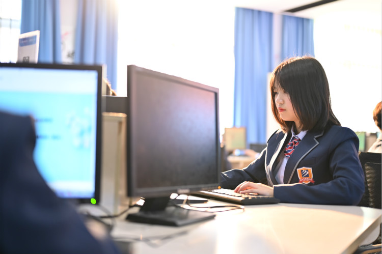 初高成績不理想,找職校?女生學什么專業好?