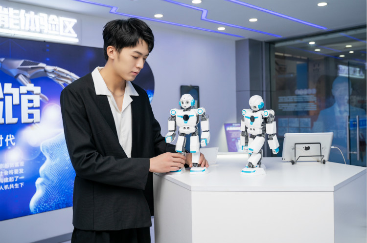 盧東旭粉絲見面會，新華影視動漫推薦官答疑時間到！