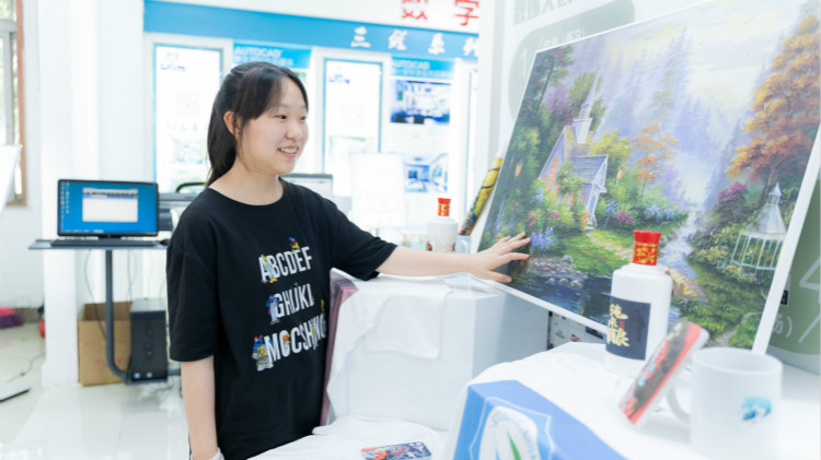 羅玲：在新華我會(huì)成為越來越優(yōu)秀的自己