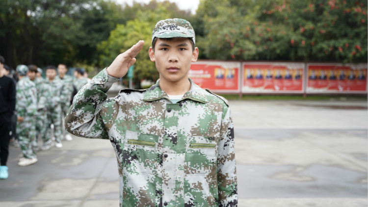 第34期新華·新銳獎(jiǎng)學(xué)金獲得者張平