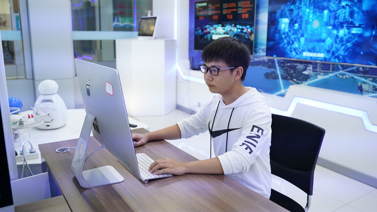 一步一個腳印，腳踏實地走好每一步