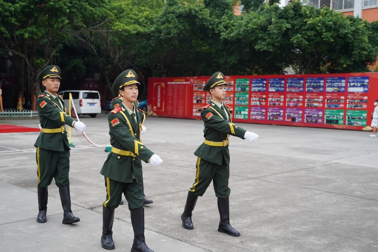 新華國旗護衛隊|青春與國旗同在！