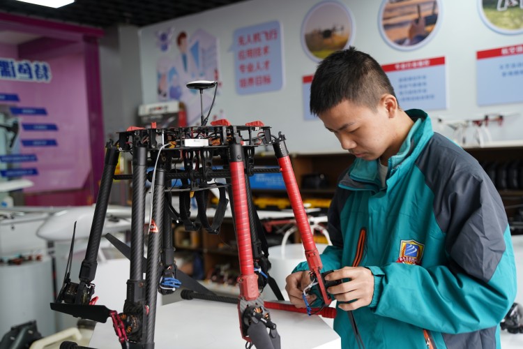 新華新起點,打工人重返校園是一種什么樣的體驗?