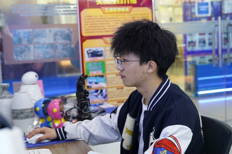 優秀學子|全新起點，再度逐夢