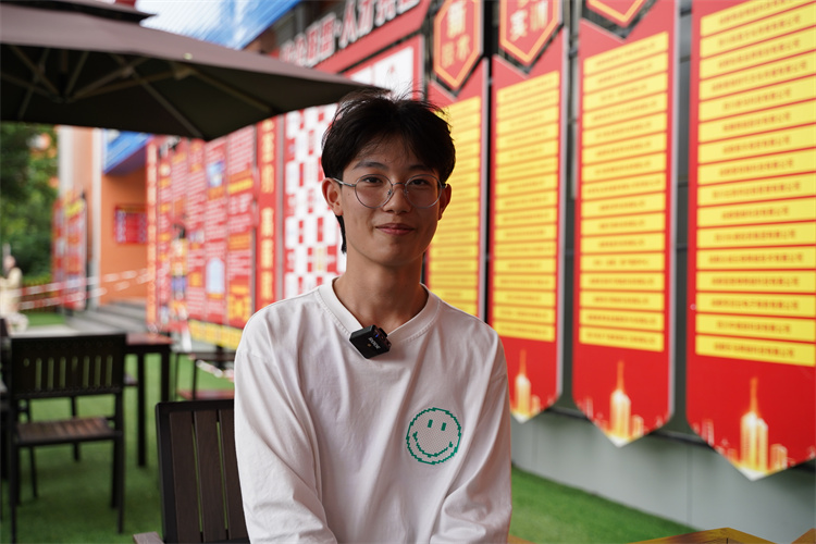 電競少年:以熱愛為青春正名,以拼搏為夢想加冕