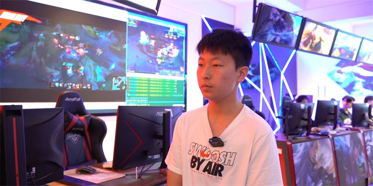 新生故事|馬好駿:眼里有夢想光芒的電競男孩