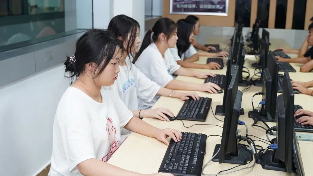 如何高薪就業(yè)？有哪些行業(yè)值得推薦？