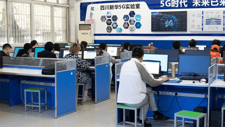 初高中生后悔輟學打工，如何才能重啟校園之旅