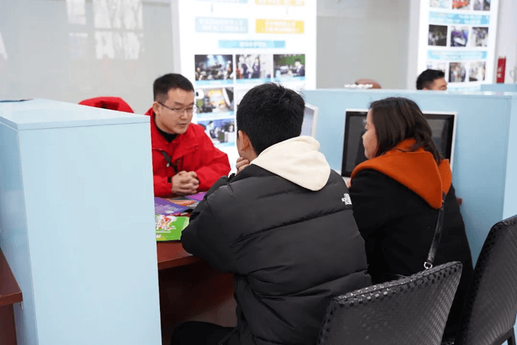 職教面對(duì)面,成都新華330咨詢周來啦!