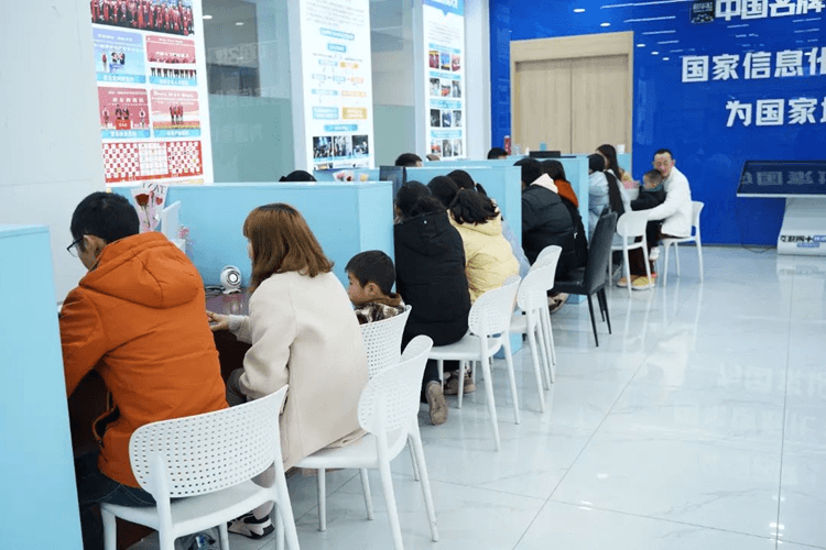 職教面對(duì)面，成都新華330咨詢周來啦！