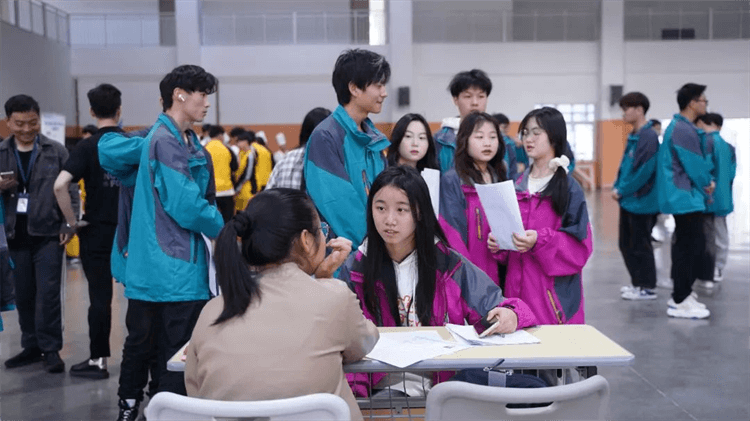 100+崗位來襲，成都新華這場招聘會，厲害