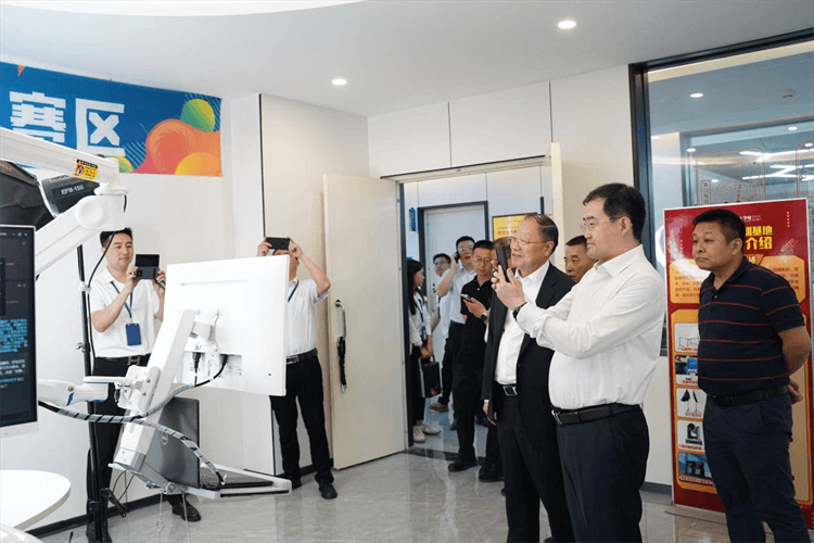 “技能四川”重點(diǎn)項(xiàng)目建設(shè)集中啟動(dòng)儀式圓滿舉行