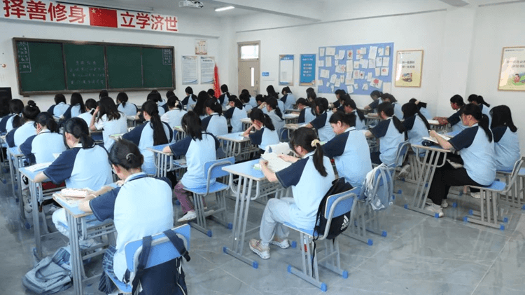 初高中畢業生請注意！新華“六好校園”，速來看看！